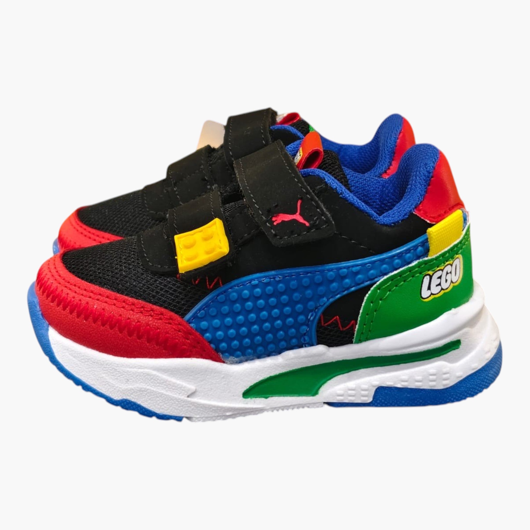 Tenis de contactel para bebes Adidas en colaboración con Lego