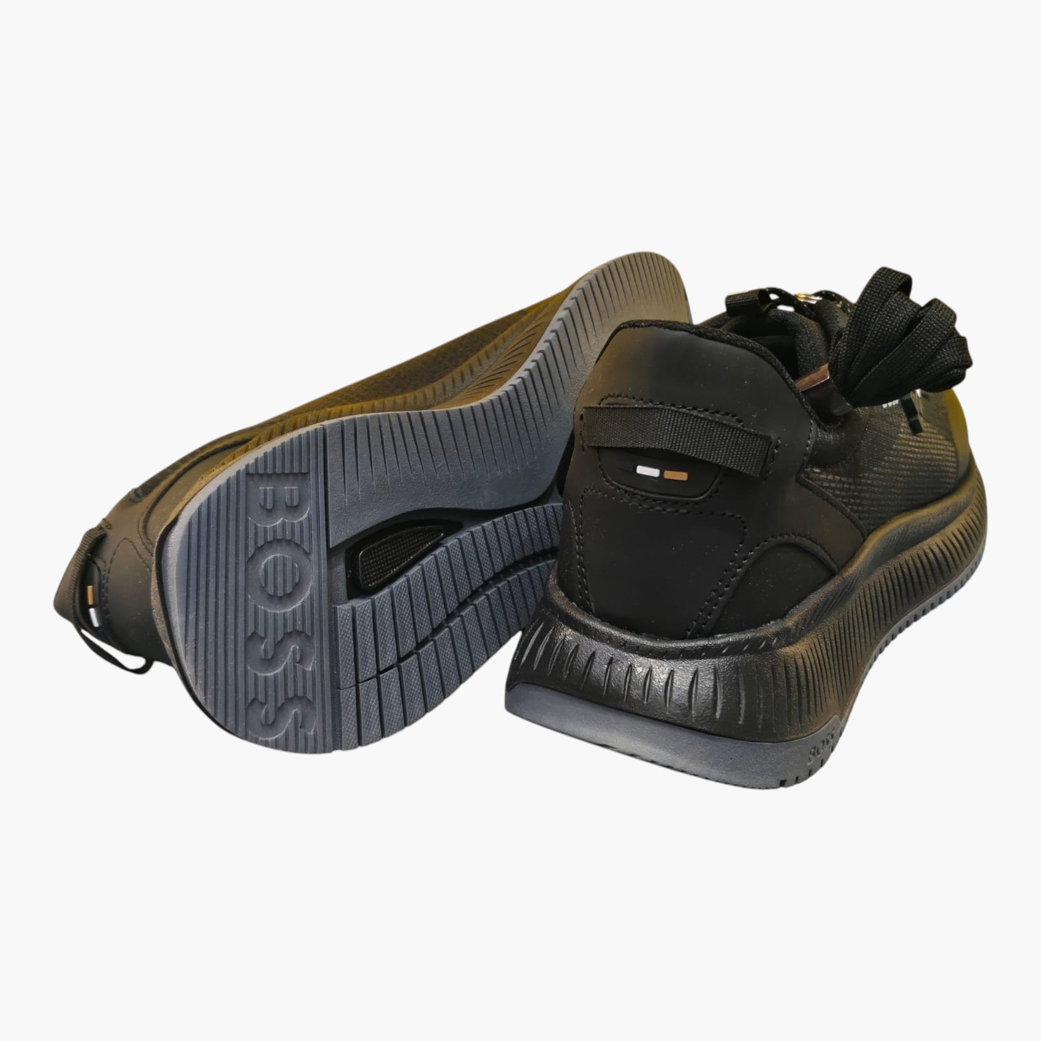 Zapato tenis Hugo Boss para caballero TTNMEVO negro