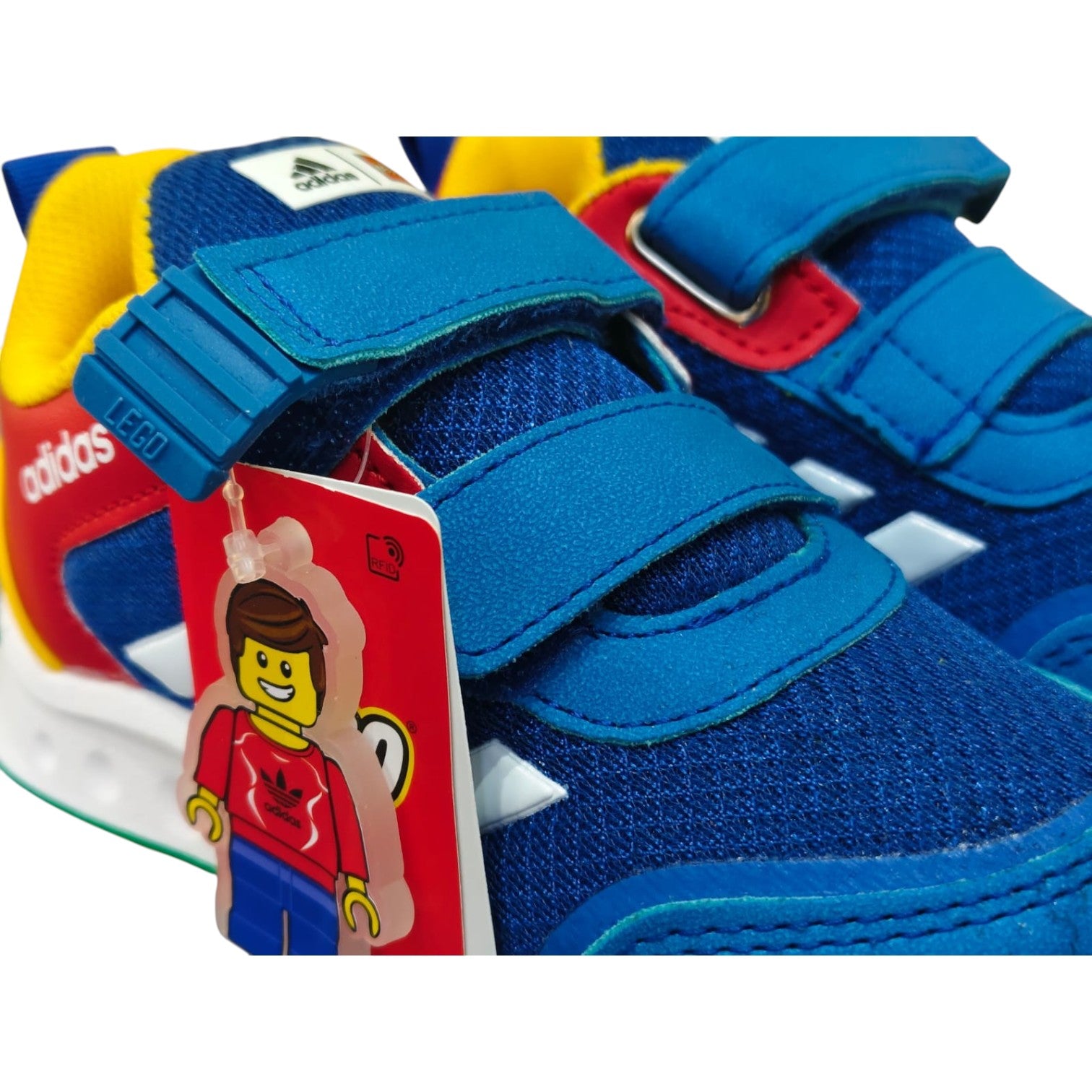 Tenis de contactel Adidas en colaboracion con Lego