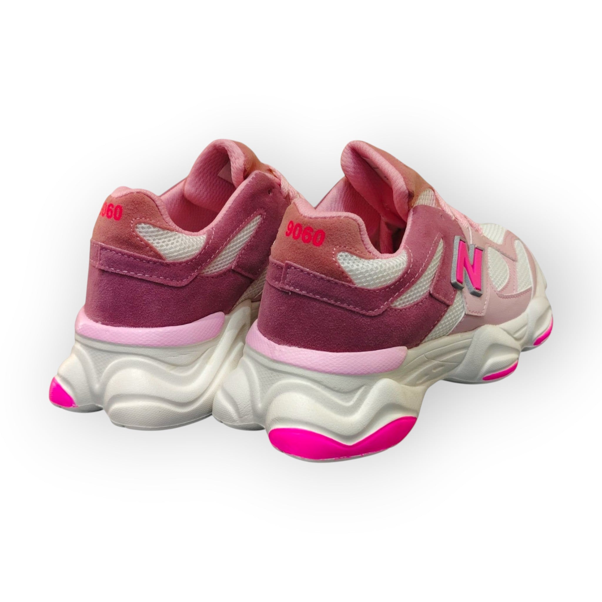 Sneakers ligeros New Balance modelo 9060 cordones