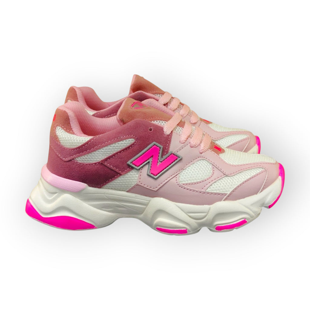 Sneakers ligeros New Balance modelo 9060 cordones