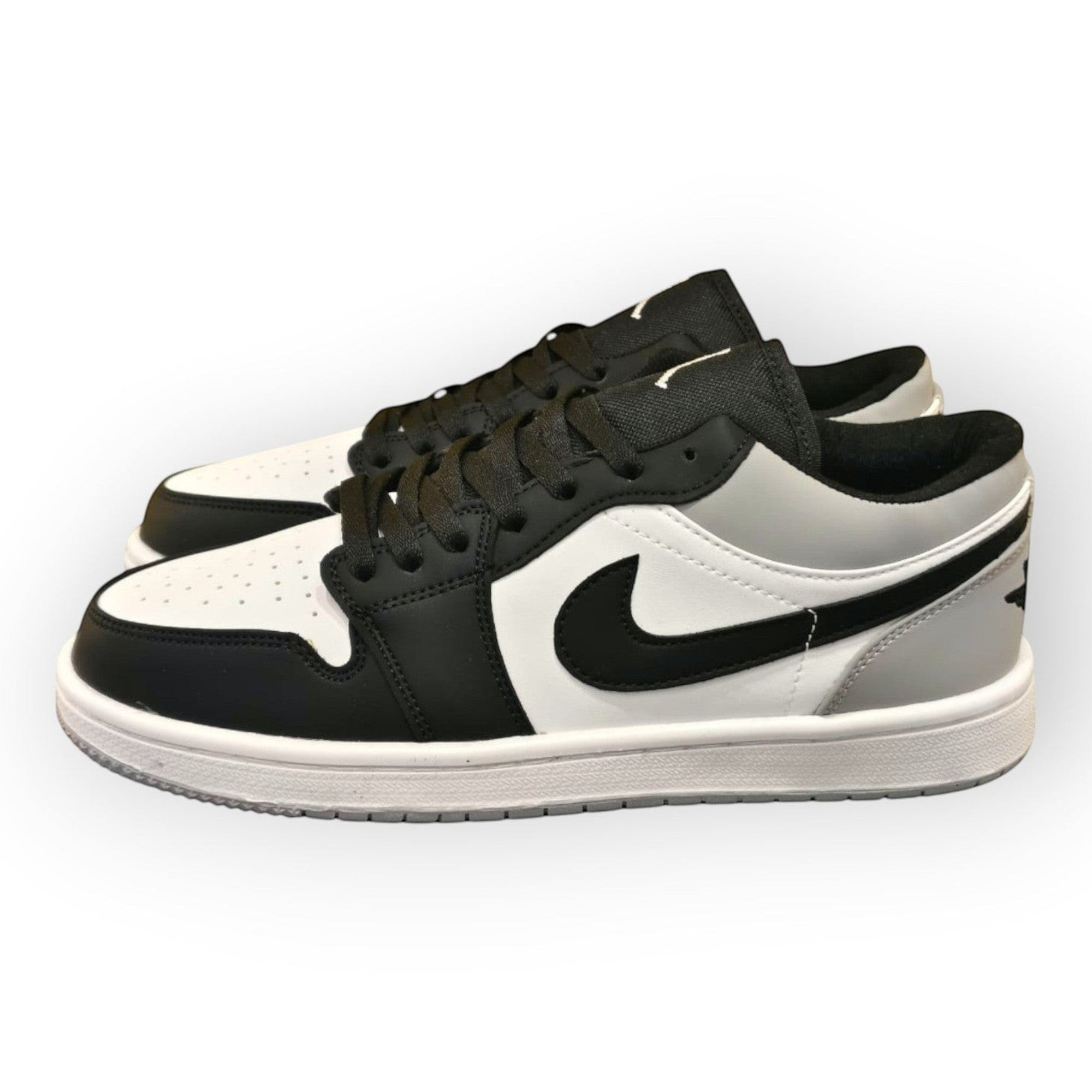 Nike Jordan  Retro 1 Low Ngo/Bco/Plata