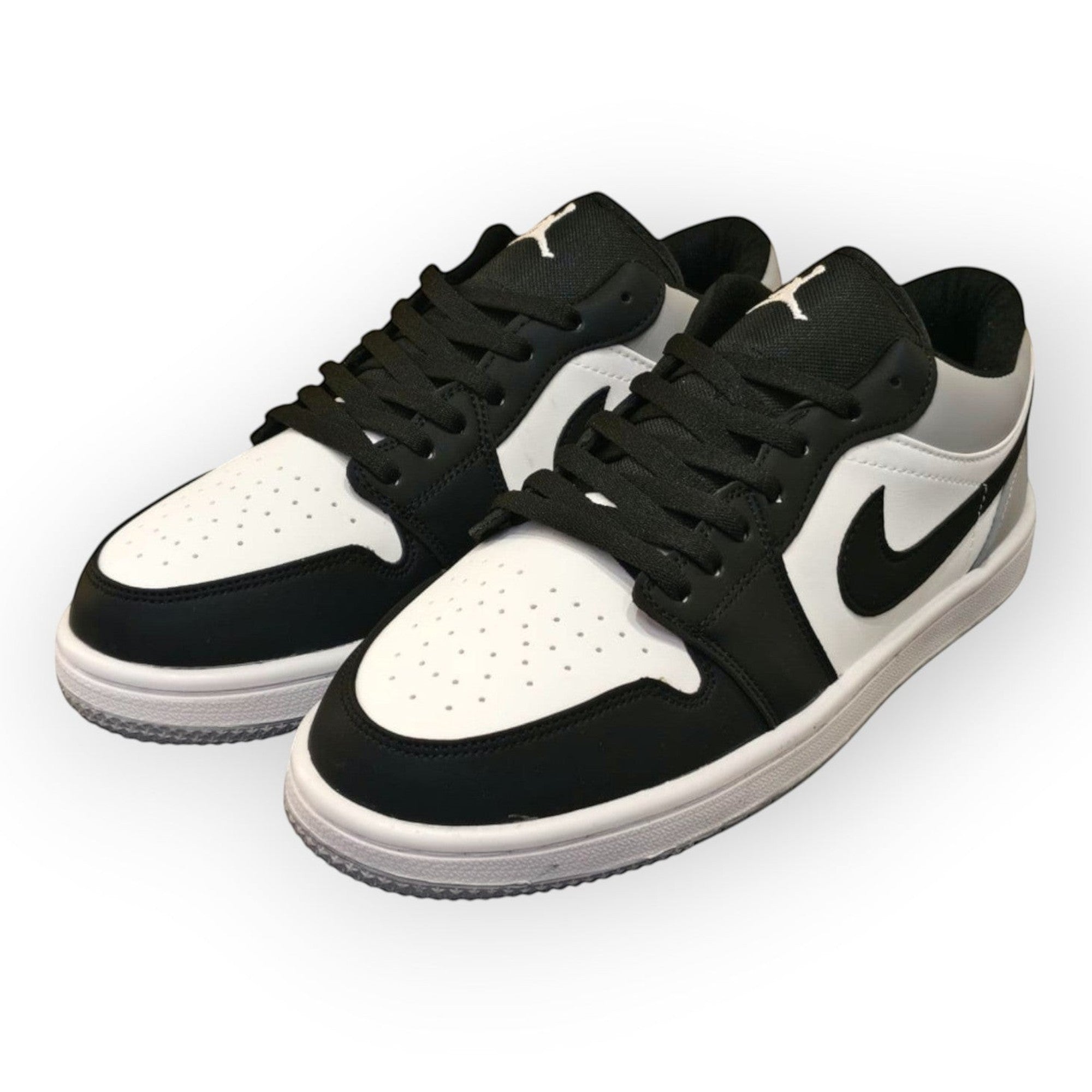 Nike Jordan  Retro 1 Low Ngo/Bco/Plata