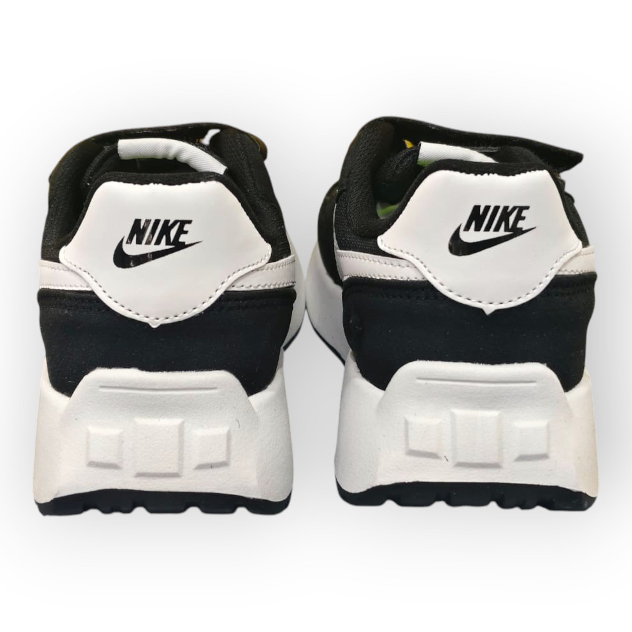 Nike Vali Contactel Ngo/Bco