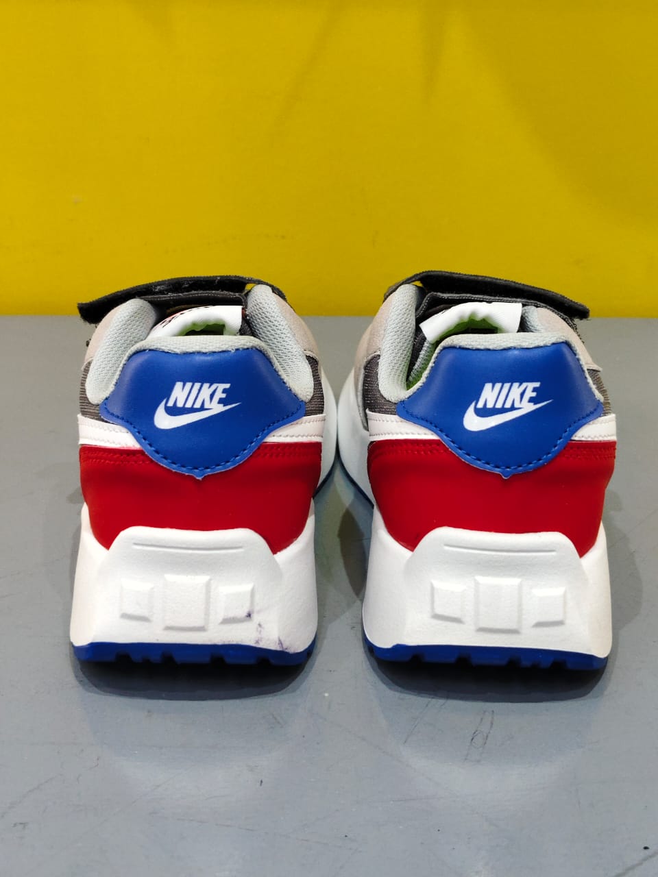Nike Vali Oxf/Gris/Rjo/Rey